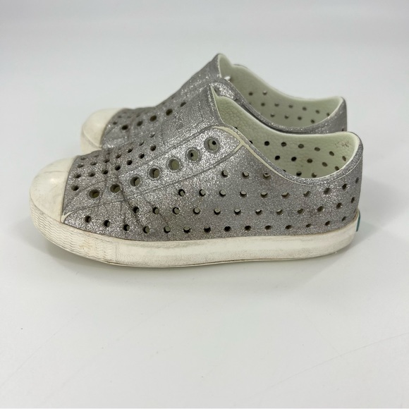 Native Jefferson Bling Slip On Sneakers Silver Disco Bling/ Shell White C9 - Picture 2 of 11